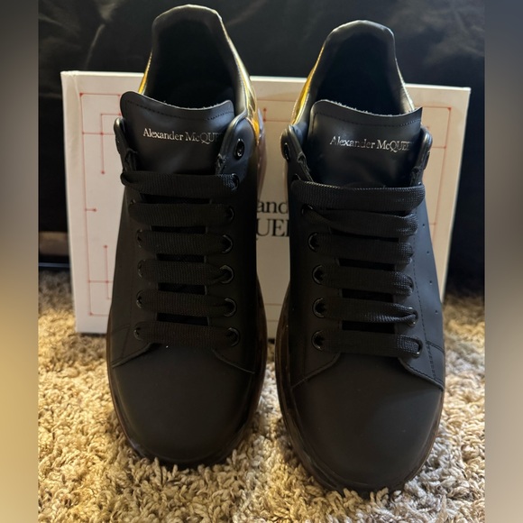 Alexander McQueen oversized Sneaker - Picture 2 of 6
